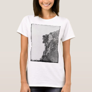 Alter Mann im T - Shirt der Frauen