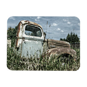 Alter Schläger-LKW - rostiges Vintages Magnet