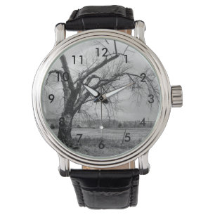 Alter Winterbaum Graustufen Armbanduhr