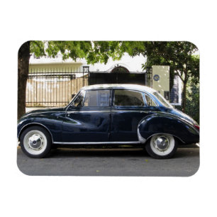 Altes, aber sehr gut behalten Audi Auto. Magnet