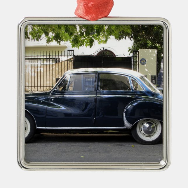 Altes, aber sehr gut behalten Audi Auto. Silbernes Ornament (Vorne)