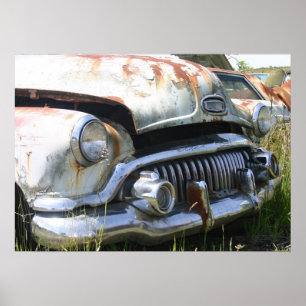 Altes Auto in einem Junkyard-Plakat Poster