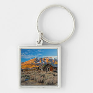 Altes Bauernhaus entlang der Hwy 395 im June Lake Schlüsselanhänger