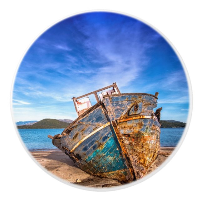 Altes blaues Boot am Meer Keramikknauf (Vorderseite)