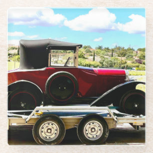 Altes Citroen Auto auf einem Anhänger in Frankreic Glasuntersetzer