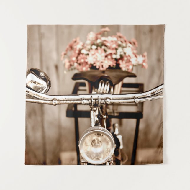 Altes Fahrrad und Blume verschwinden im Hintergrun Wandteppich (Vorderseite)