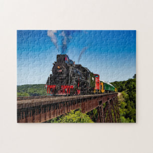 Altes Foto einer Eisenbahnbrücke