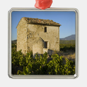 Altes Haus in Comtat Venaissin, Vaucluse, Ornament Aus Metall