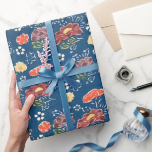 Altes Muster Bingata: Pfingstrosen und kleine Blüt Geschenkpapier