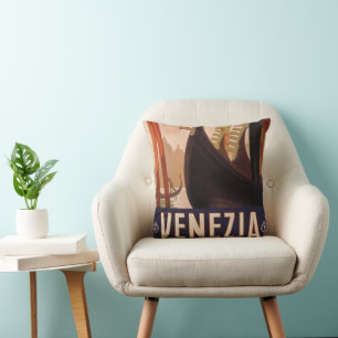 Altes Reiseplakat mit einem Kanal in Venedig Kissen