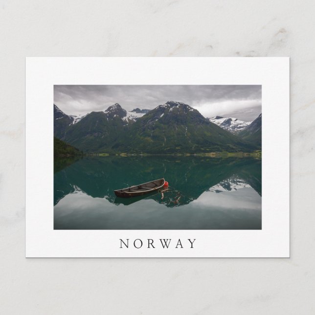 Altes Ruderboot und Berge in Norwegen, weiße Postk Postkarte (Vorderseite)