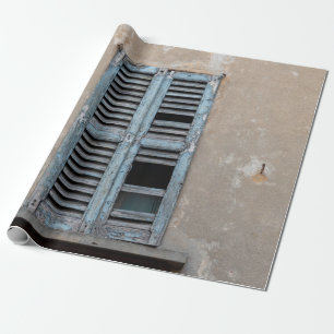 Altes, ruiniertes Holzfenster aus alten Häusern, a Geschenkpapier