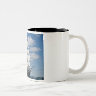 Altes Segelschiff Zweifarbige Tasse
