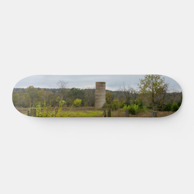 Altes Silo Landschaftsskateboard Skateboard (Horizontal)