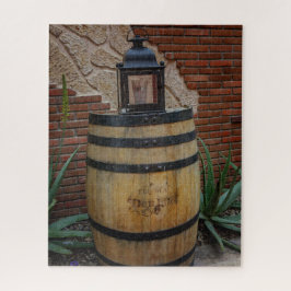 Altes Tequila-Fass mit Lattern