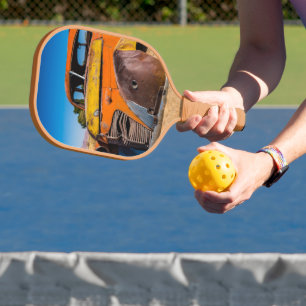 Altes und verlassenes Auto in Solitaire, Namibia Pickleball Schläger
