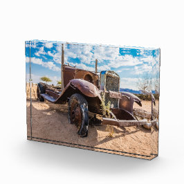 Altes und verlassenes Auto Nr. 3 in Solitaire, Nam Fotoblock