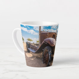 Altes und verlassenes Auto Nr. 3 in Solitaire, Nam Milchtasse