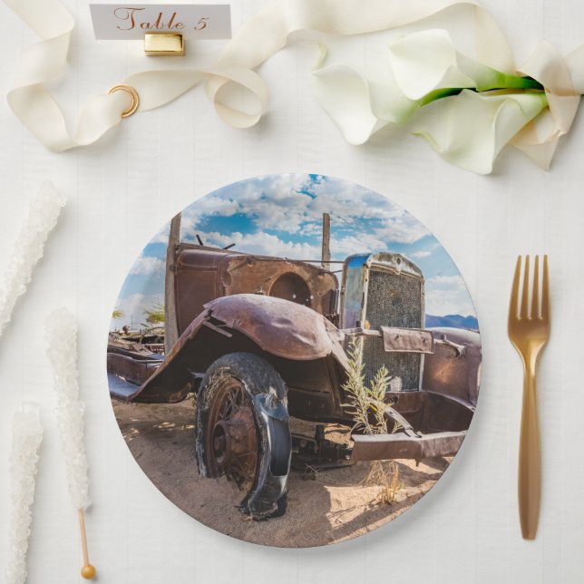Altes und verlassenes Auto Nr. 3 in Solitaire, Nam Pappteller (Hochzeit)