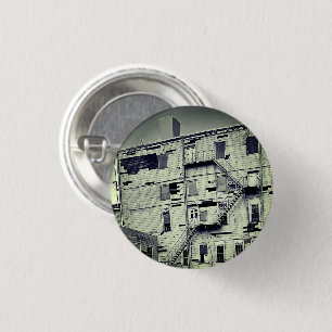 Altes verlassenes Fabrikgebäude Foto Pinback Button