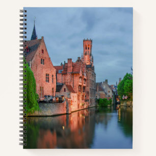 Altstadt und Belfischer Turm am Abend in Brügge Notizbuch