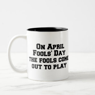 Am 1. April ziehen die Narren los Zweifarbige Tasse