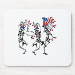 Am 4. Juli tanzt Skeleton Retro Patriotic Mousepad