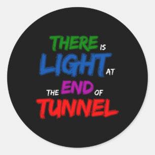 Am Ende des Tunnels ist Licht Runder Aufkleber