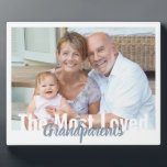 Am liebsten Großeltern bearbeitbares Foto Plaque Fotoplatte<br><div class="desc">Moderne Foto-Plakette für die beliebtesten Großeltern. Die Fotovorlage ist ein Set, mit dem Sie Ihr Lieblings-Foto hinzufügen können, das im Landschaftsformat angezeigt wird. Der Wortlaut ist vollständig editierbar und liest derzeit "Die am meisten geliebten Großeltern" und Sie können dies leicht zu bearbeiten, nur Oma oder Opa, wenn erforderlich. Die Farbpalette...</div>