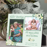 Am meisten geliebtes Großarma - Elfenbeinblume 2 F Fotoplatte<br><div class="desc">Ein wunderschönes Geburtstagsgeschenk für Ihre Urgroßmutter. Die Vorlage ist Set für Sie bereit, um Ihren Namen(en), zwei Ihrer eigenen Fotos hinzuzufügen und, Sie können auch "Großmutter" zu Ihrem bevorzugten Titel bearbeiten (z.B. gee-gee, großartige grannie etc), wenn Sie möchten. Dieses Aquarell-Blumendesign ist Set gegen eine weiche grüne Farbpalette. Die Blume und...</div>