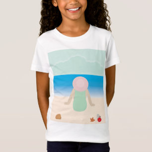 Am Strand im Sand sitzen T-Shirt