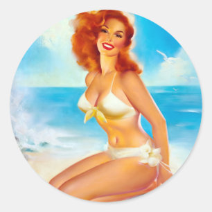 Am Strand Pin Up Runder Aufkleber
