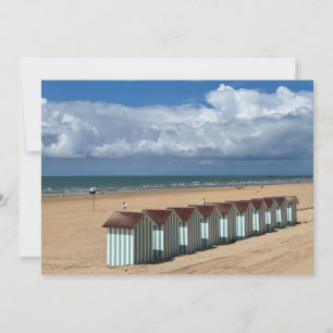Am Strand unter den Wolken