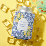 Amalfi Lemons Blue White Tiles Junggeselinnen-Absc Dosenkühler<br><div class="desc">Dieses klassische Design mit Vintagem blau-weißem Fliesenhintergrund,  Kobalt- und blassblauen Texten auf einer einfachen Klammerform,  umgeben von Aquarelllemonen,  Blätter und Blüten.</div>