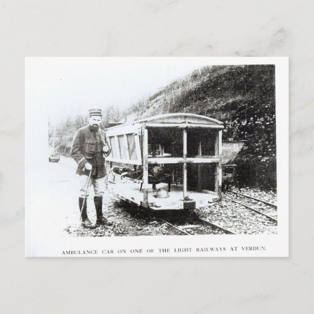 Ambulanzwagen auf einer der Lichtbahnen Postkarte (Vorderseite)