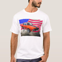 AMC Javlin Auto mit amerikanischer Flagge