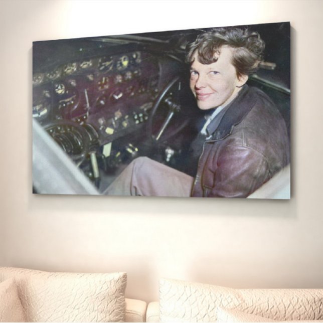 Amelia Earhart Candid Airplane Cockpit Foto 1937 Poster (Von Creator hochgeladen)