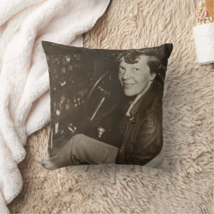 Amelia Earhart Ungezwungenes Flugzeug-Cockpit-Foto Kissen