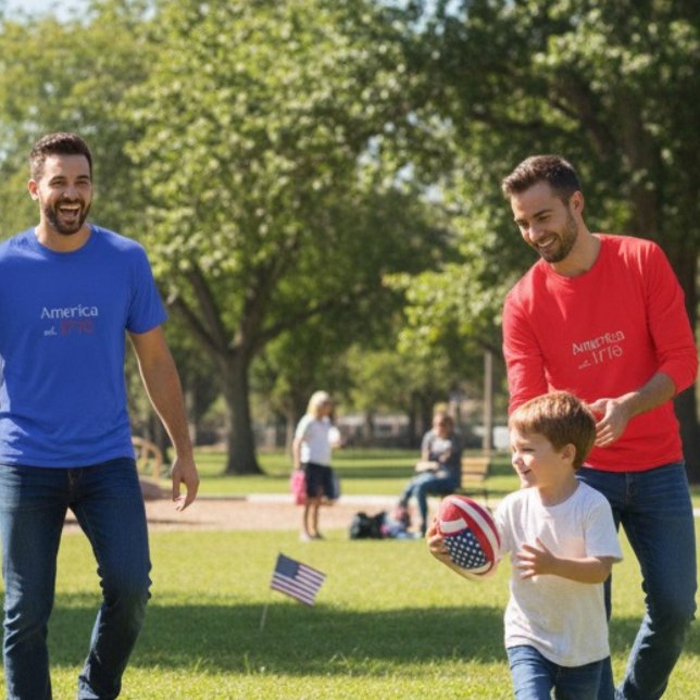 America 250 Birthday est 1776 Typography Red  T-Shirt (Von Creator hochgeladen)