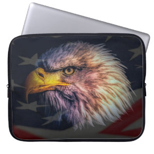 American Bald Eagle With Flag Laptopschutzhülle