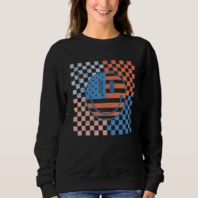 American Checkered Flag Smile Face Retro 4th Of Ju Sweatshirt (Vorderseite)