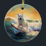 American Eskimo Beach Surfmalerei Keramik Ornament<br><div class="desc">Tauchen Sie ein in die spielerische Welt des Kaninchen-Abenteuers mit diesem faszinierenden Bild. Ein gepflegter Hund geht zu den Wellen und reitet geschickt auf einem sonnengeküssten Strand. Das lebendige Kunstwerk vereint wunderbar das Wesentliche der Erregung am Strand, während der Hund furchtlos auf den Wellen reitet und den Geist von Spaß...</div>