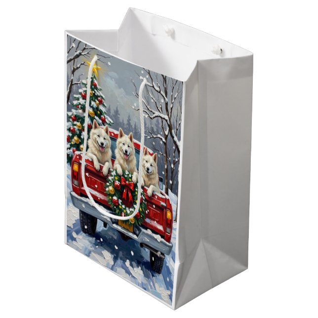 American Eskimo Dog Christmas Red Truck Holiday Mittlere Geschenktüte (Vorderseite Schrägansicht)