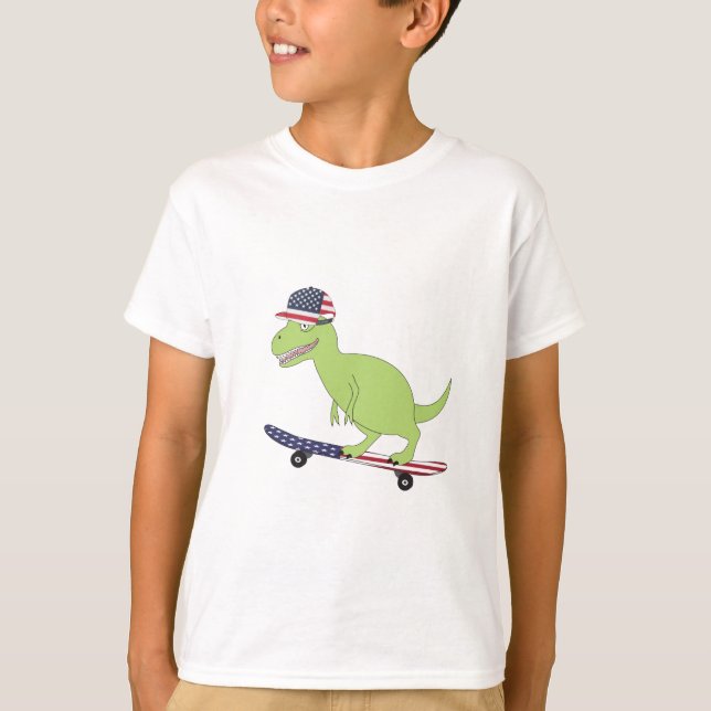 American Flag Dinosaurier Skateboarding T-Shirt (Vorderseite)