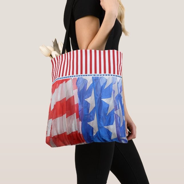 American Flag Foto mit rotem Streifen Tasche (Von Nahem)