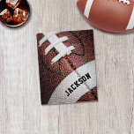 American Football Foto Nah-Up Monogram<br><div class="desc">Genießen Sie die Herausforderung,  dieses phantastische Fußball-Design eines Fotos eines amerikanischen Fußballs nah-up eine leicht gekrümmte monogramm Vorlage zusammen!</div>