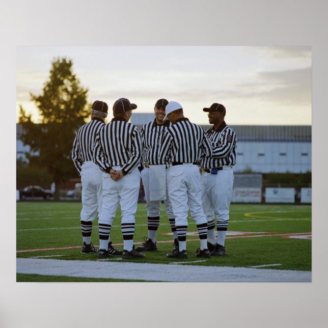 American football referees talking in field poster (Vorne)