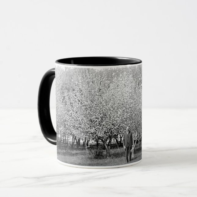 American Man in Orchard Real Foto Kaffee Tasse (Vorderseite Links)