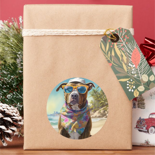 American Staffordshire on Beach, Sommergeschenk Runder Aufkleber (Feiertag)