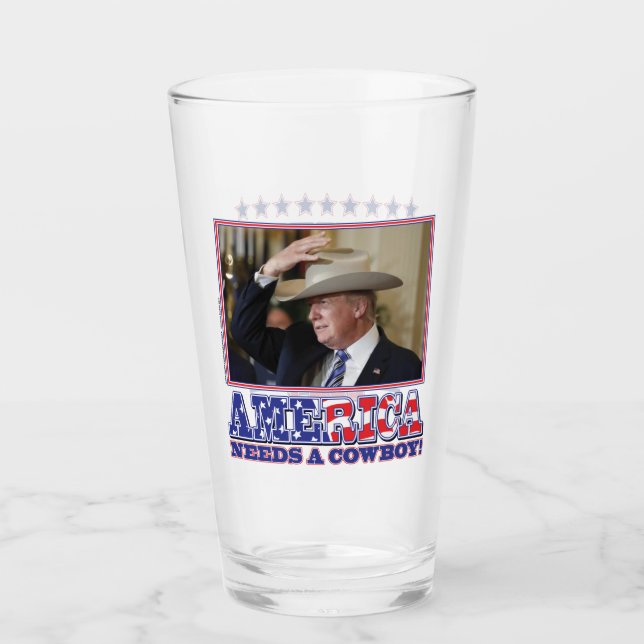 Amerika braucht einen Cowboy - Trump Glas (Vorderseite)